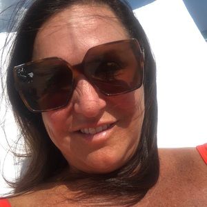 Meet your Posher, Stacy